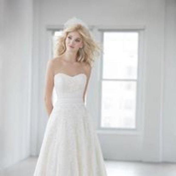 Wedding gown